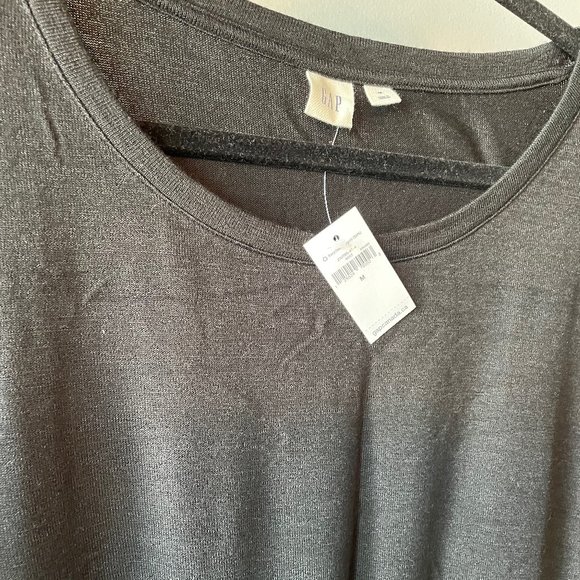 NWT Gap Softspun Scoop Neck T-shirt - Picture 2 of 5